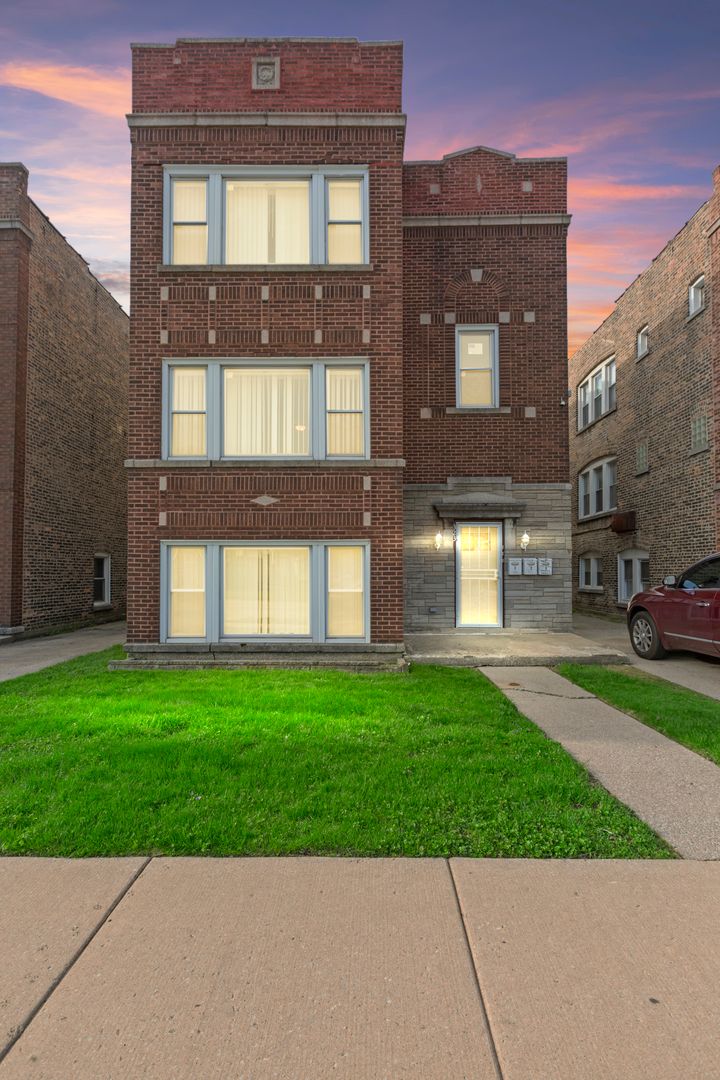 323 Memorial Drive, Calumet City, IL 60409