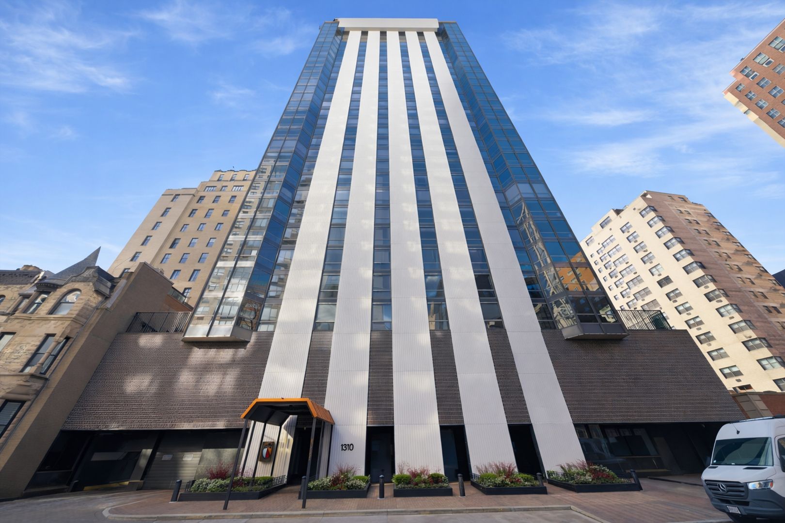 1310 N Ritchie Court #10B — Chicago, IL 60610