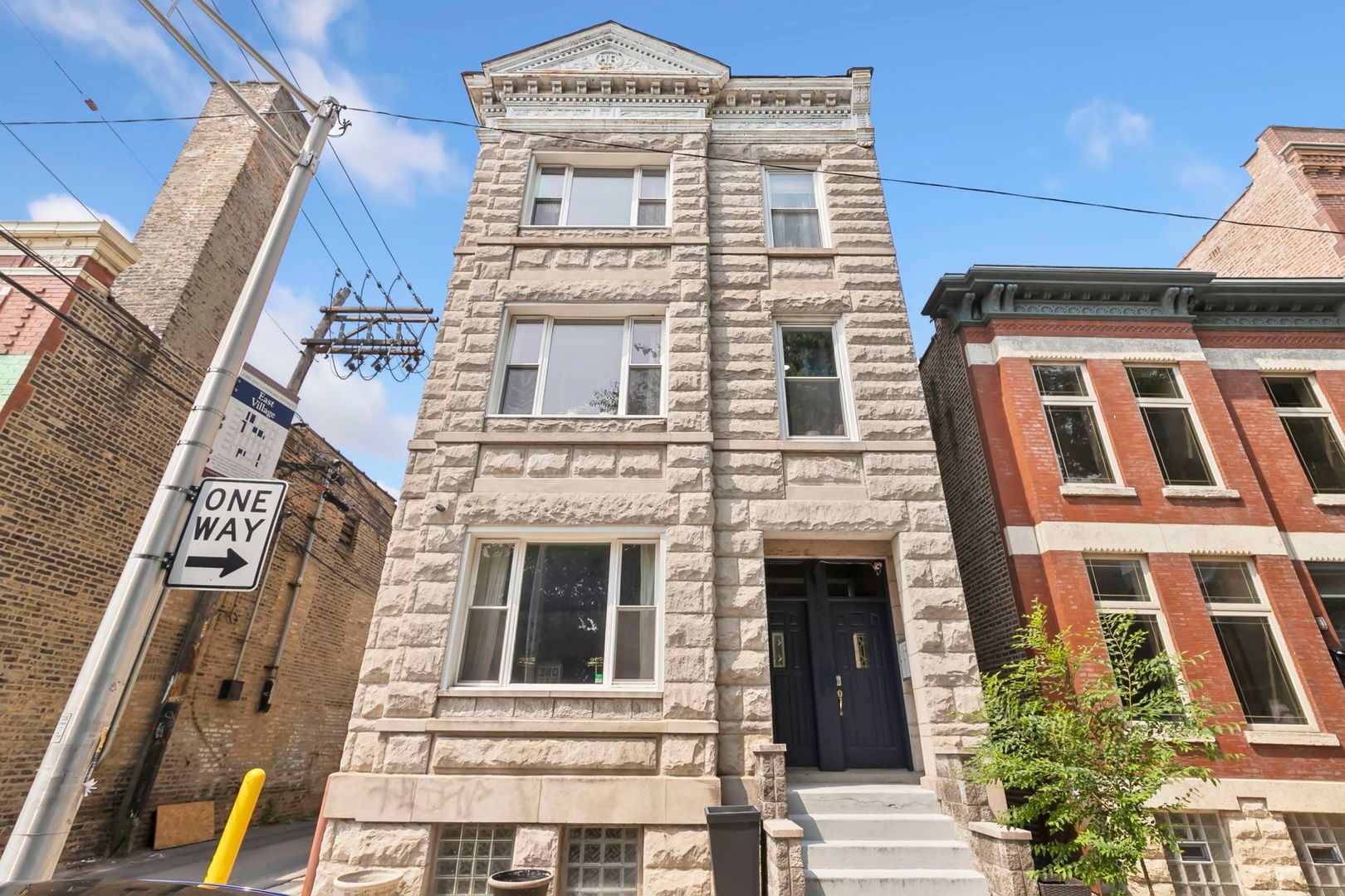 814 N Hermitage Avenue — Chicago, IL 60622