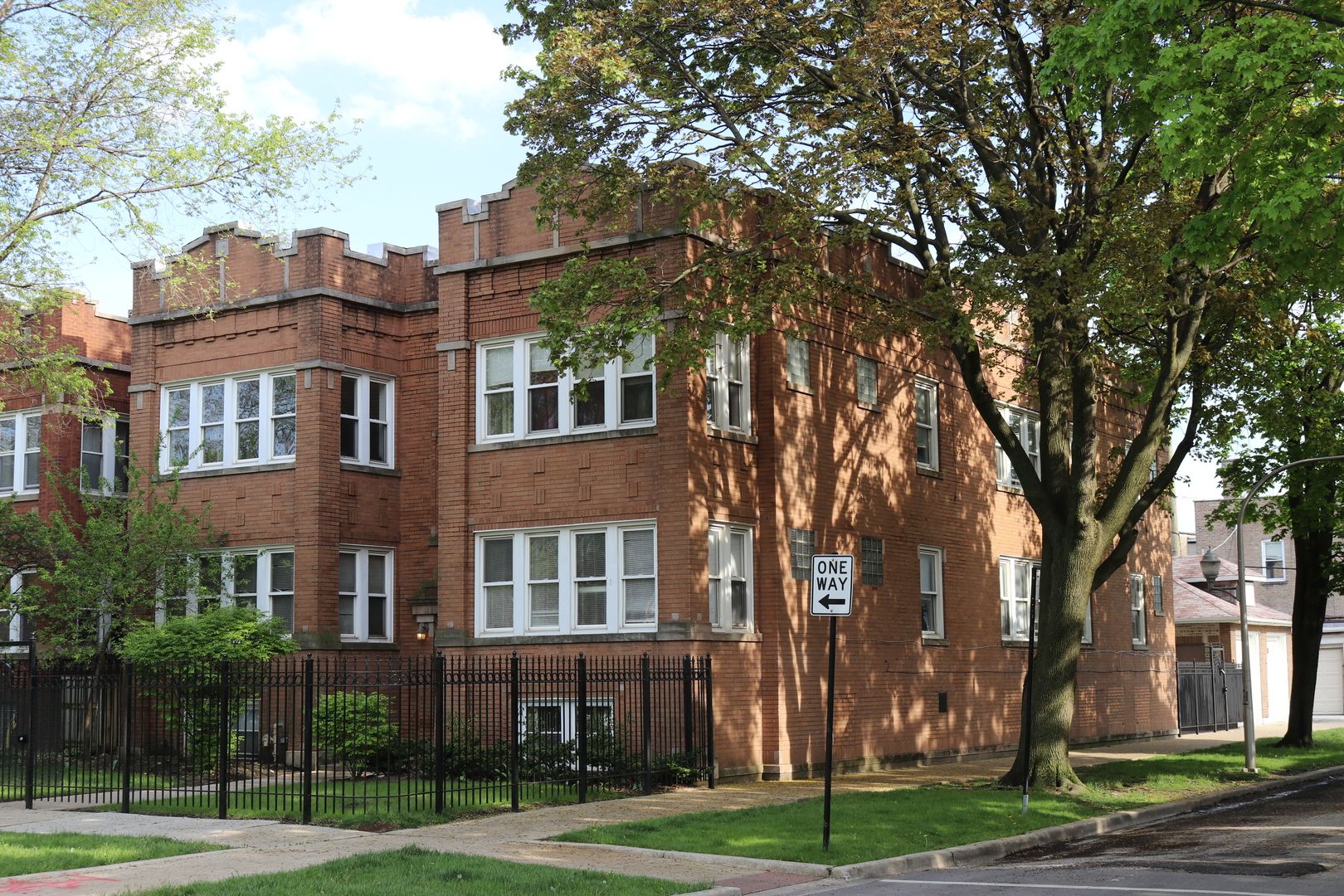 4457 W Wrightwood Avenue #GARDEN — Chicago, IL 60639
