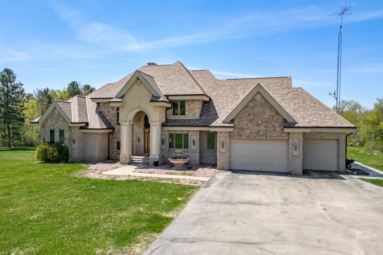 15215 WHITE SCHOOL Road — Roscoe, IL 61073
