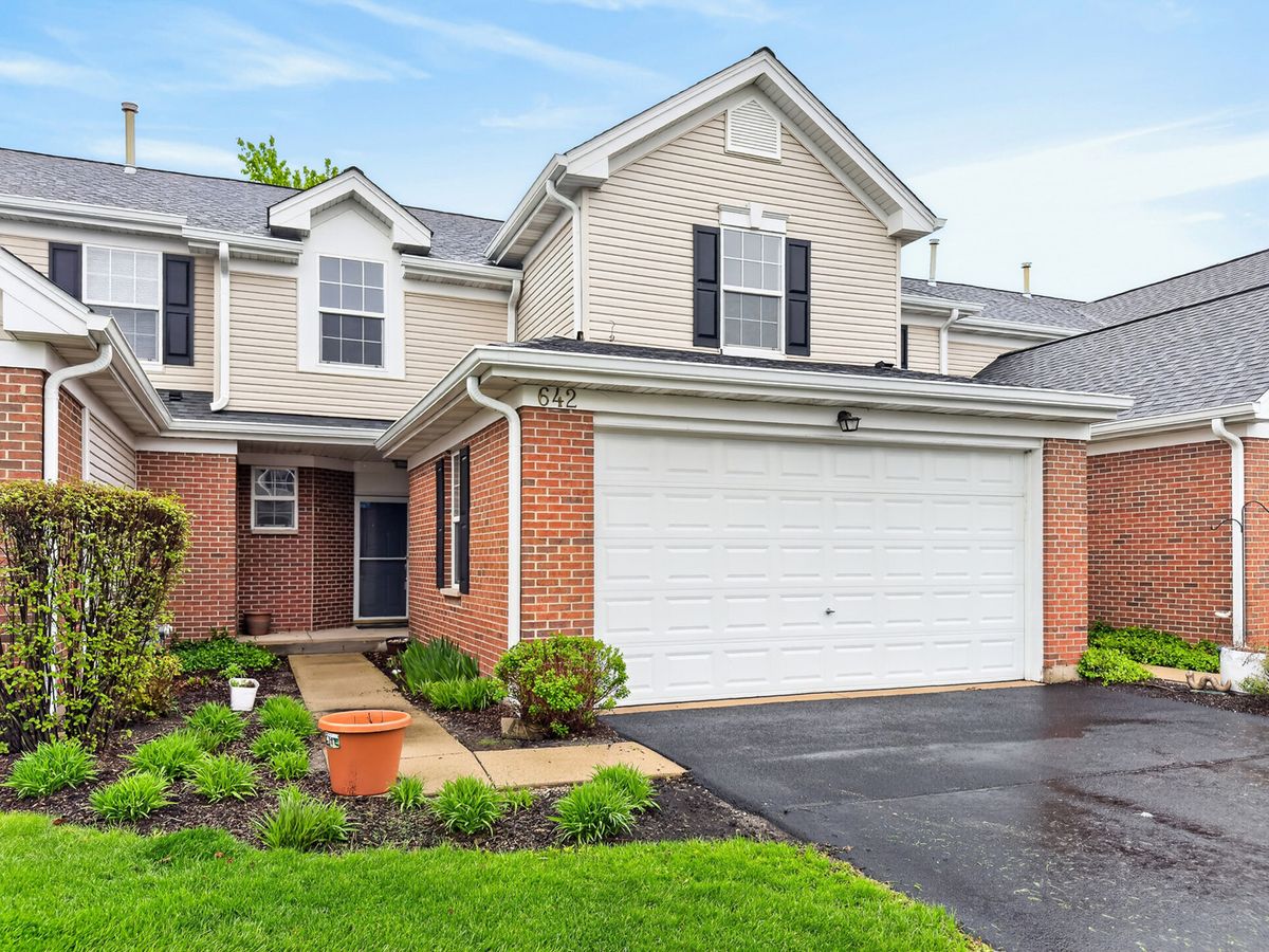642 LEGEND Lane, McHenry, IL 60050