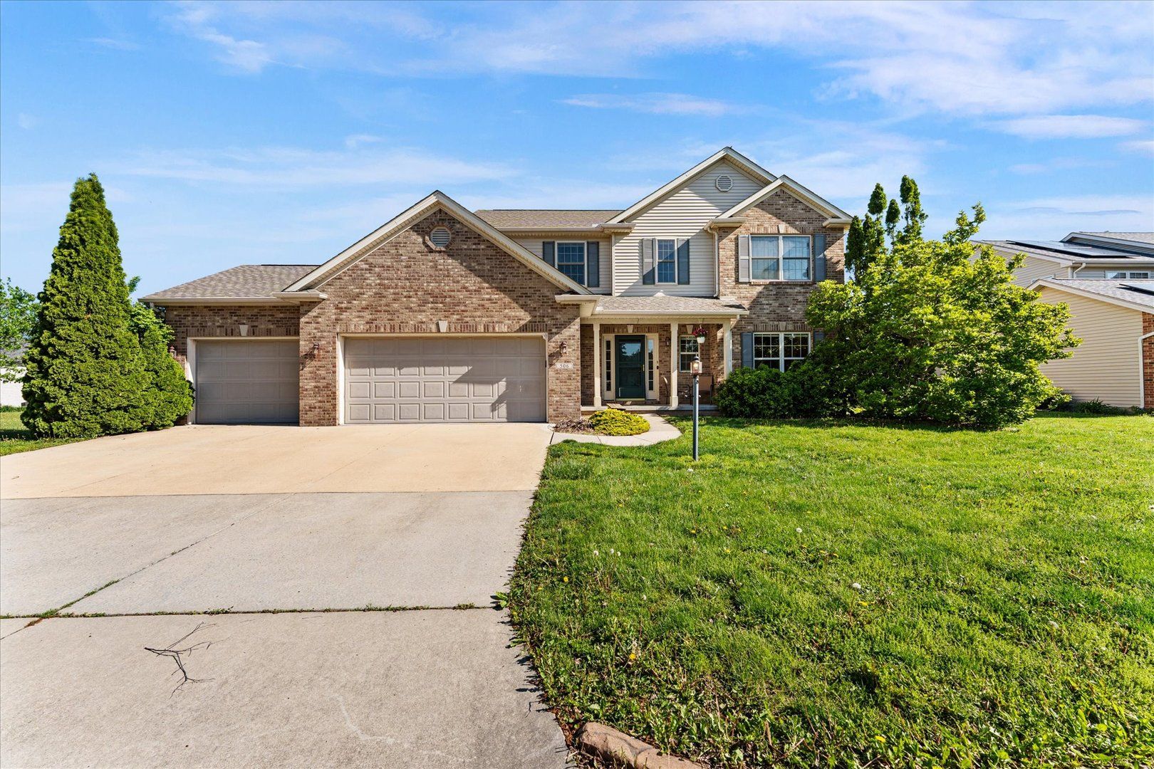 506 Riverbend Boulevard — Mahomet, IL 61853