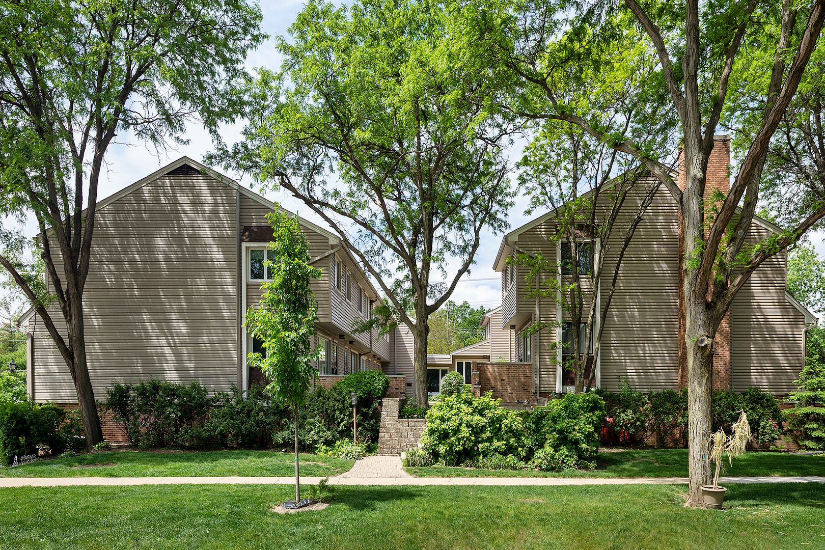 1148 Meadow Road — Northbrook, IL 60062