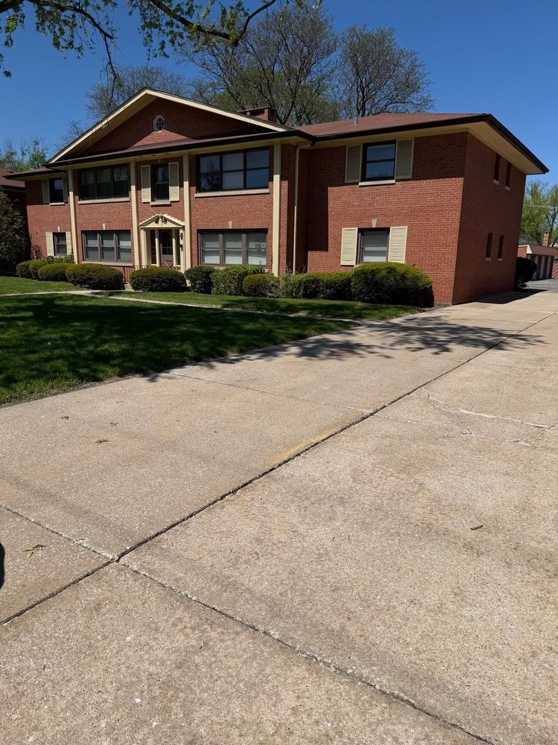 10650 W Cermak Road #2E — Westchester, IL 60154