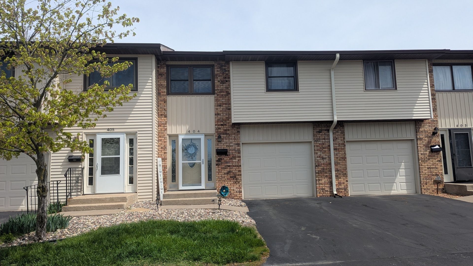 4023 Lillie Avenue #404 — Davenport, IA 52806