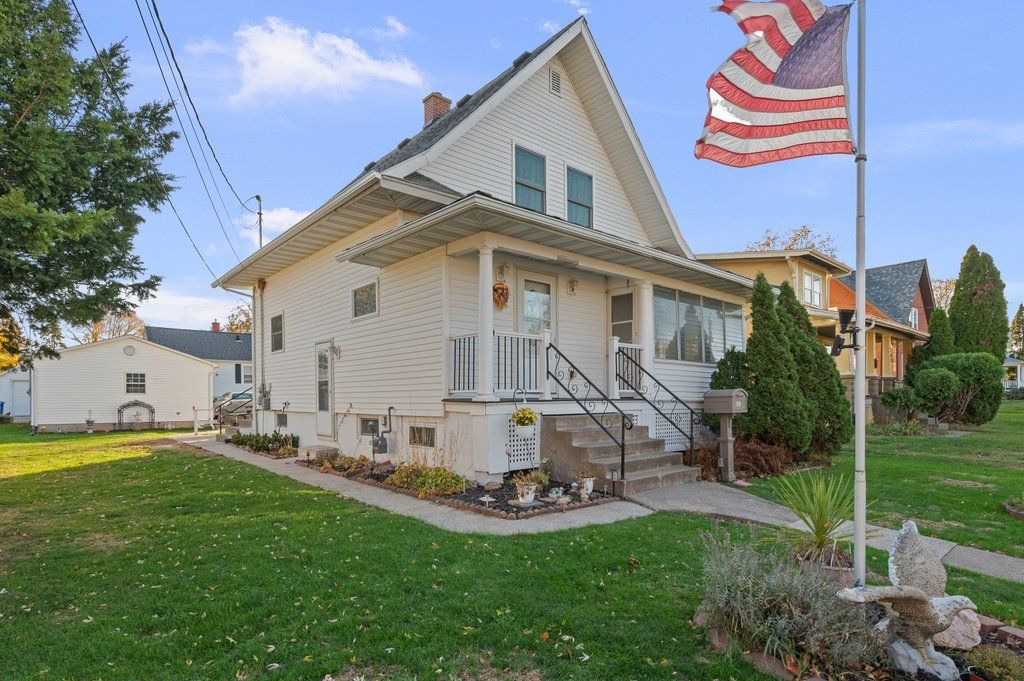 341 30th Street, Davenport, IA 52803
