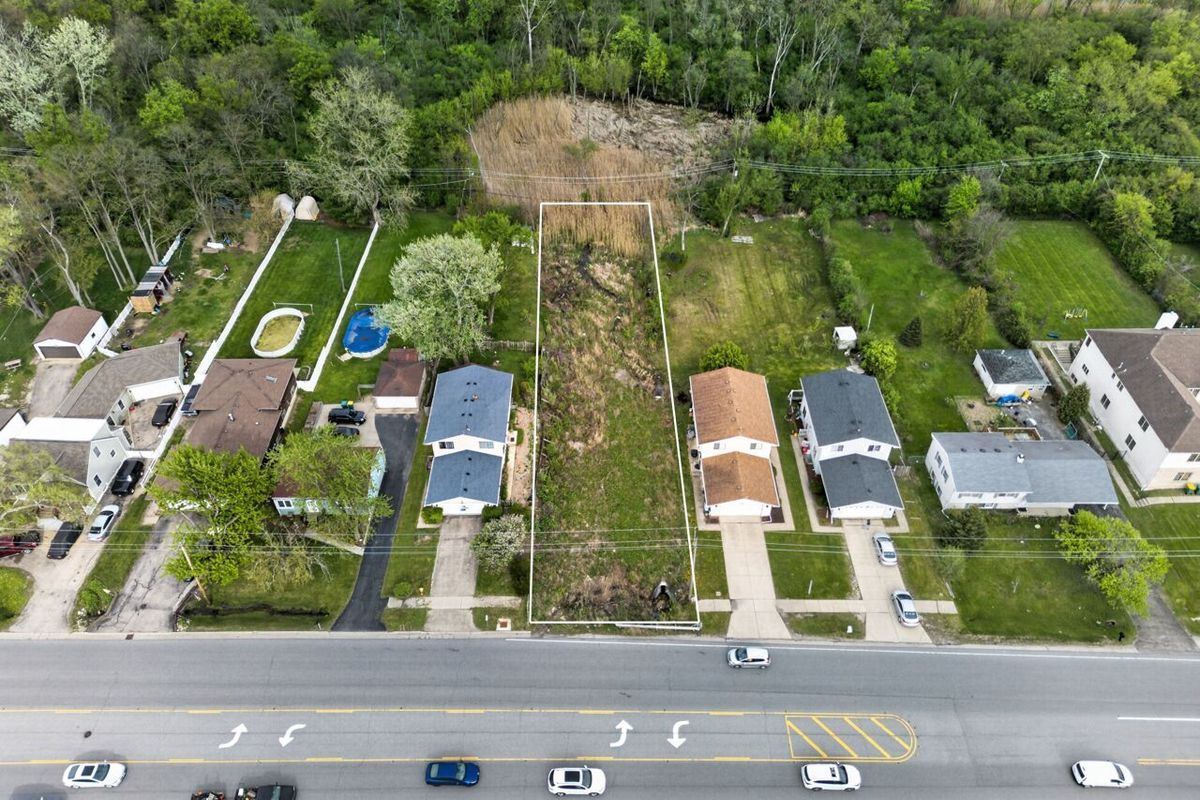 635 Columbine Avenue, Lombard, IL 60148