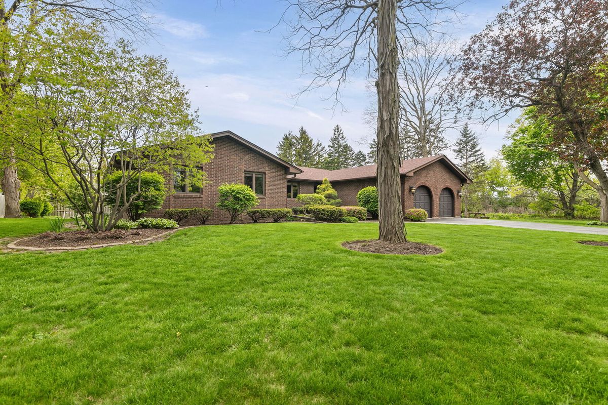 4269 Harper Avenue, Gurnee, IL 60031
