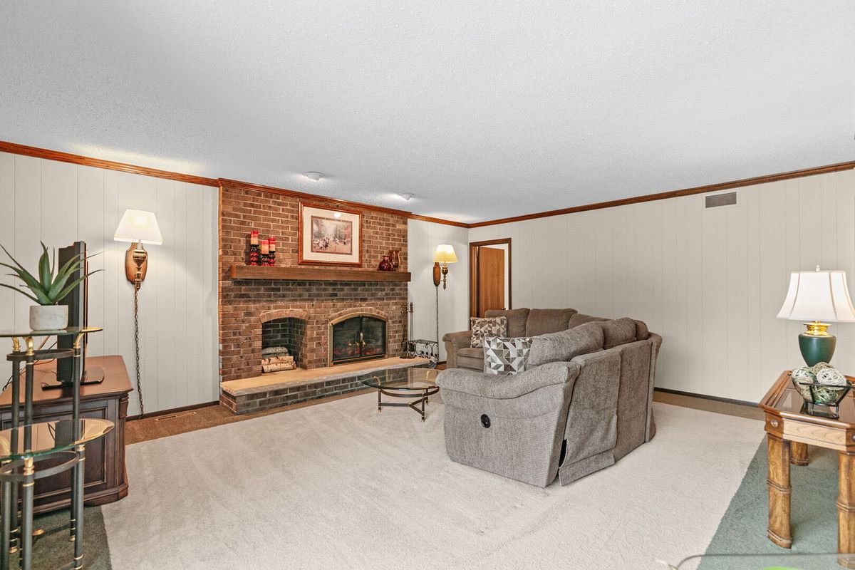 4269 Harper Avenue, Gurnee, IL 60031