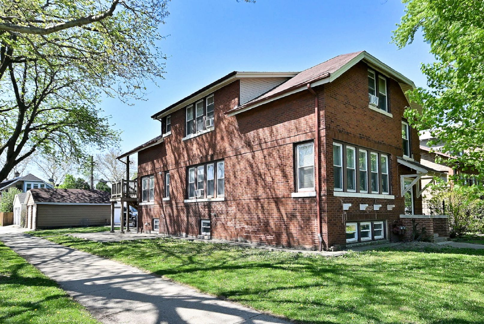 4703 W Parker Avenue — Chicago, IL 60639