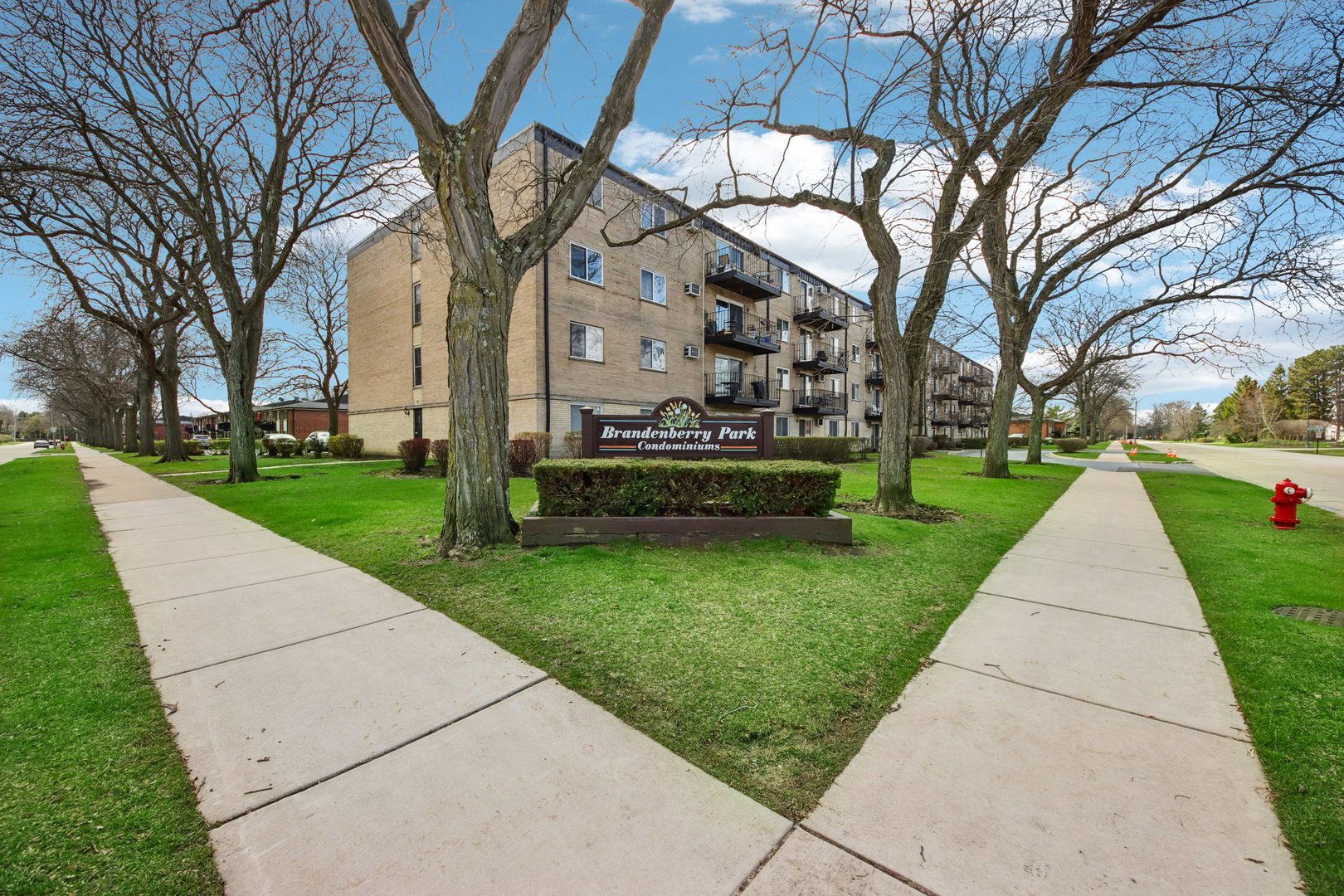 2515 E Olive Street #1E — Arlington Heights, IL 60004