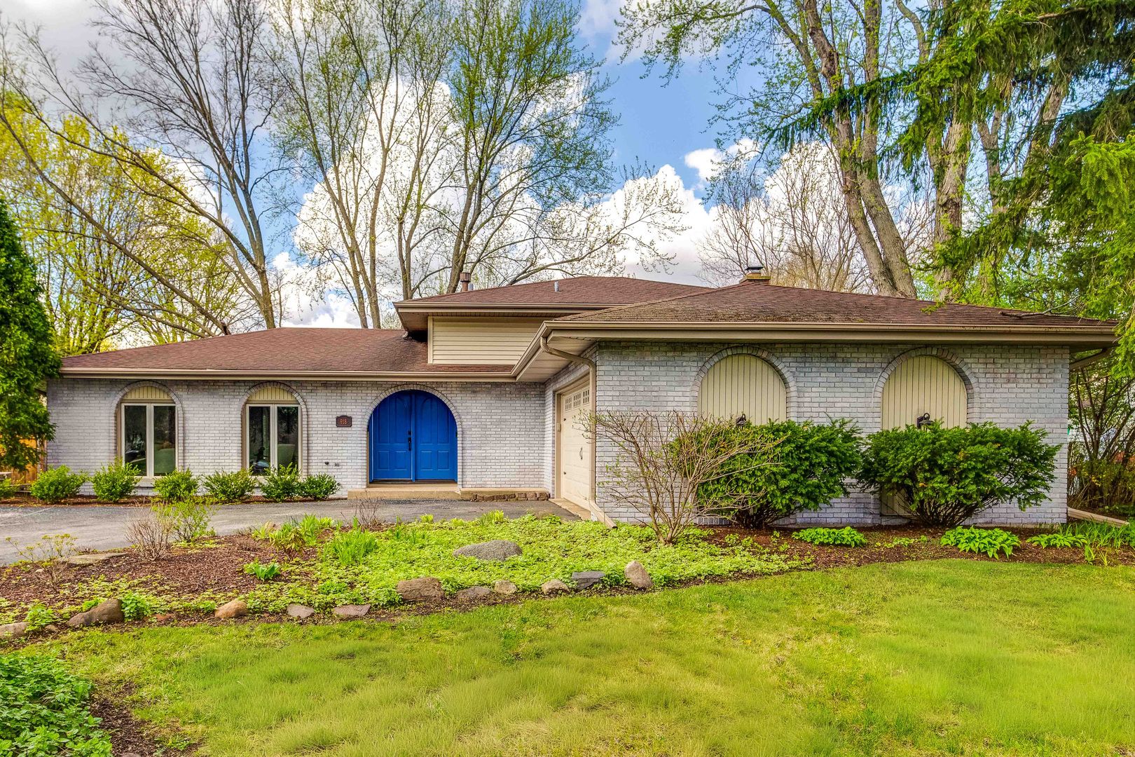 918 Bedford Lane — Libertyville, IL 60048