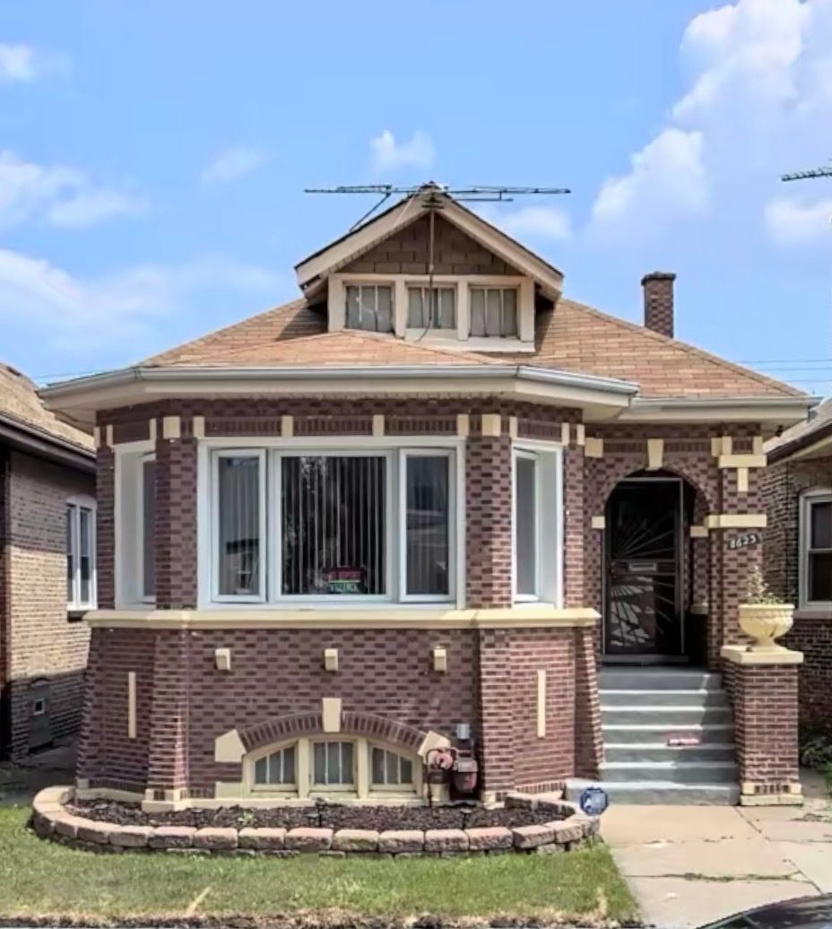 8623 S wood Avenue — Chicago, IL 60620