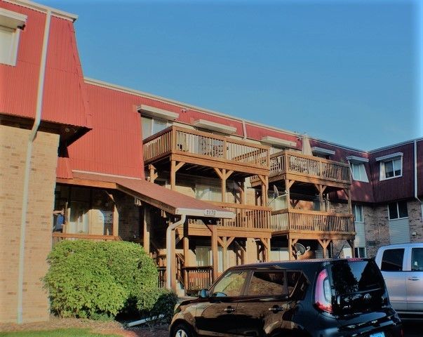 1870 Tall Oaks Drive, Aurora, IL 60505