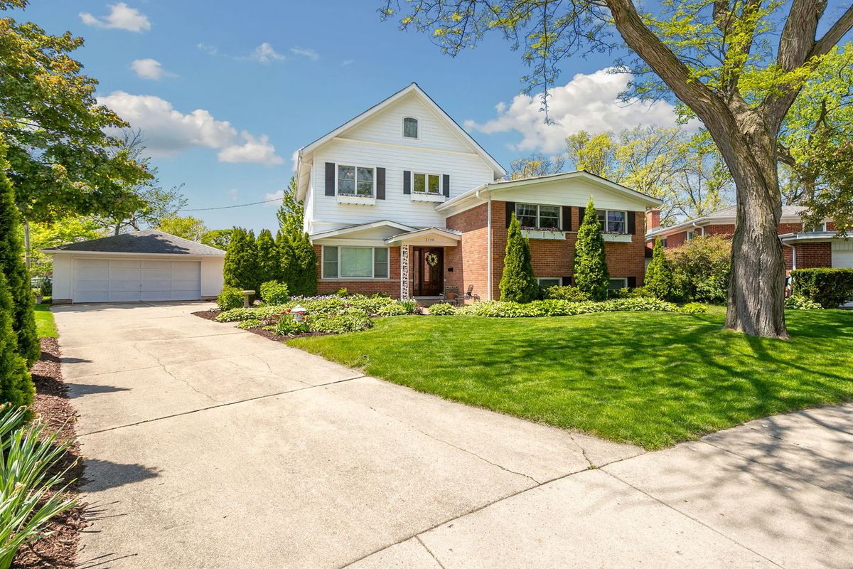 2740 Lincoln Lane, Wilmette, IL 60091