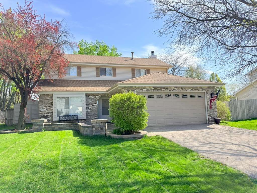 2338 Woodview Lane — Naperville, IL 60565