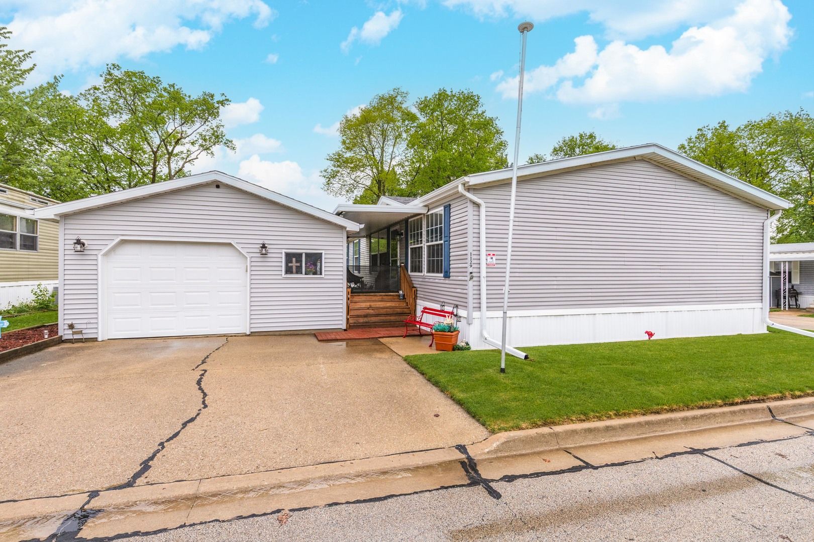 1129 11th Street — Bloomington, IL 61704