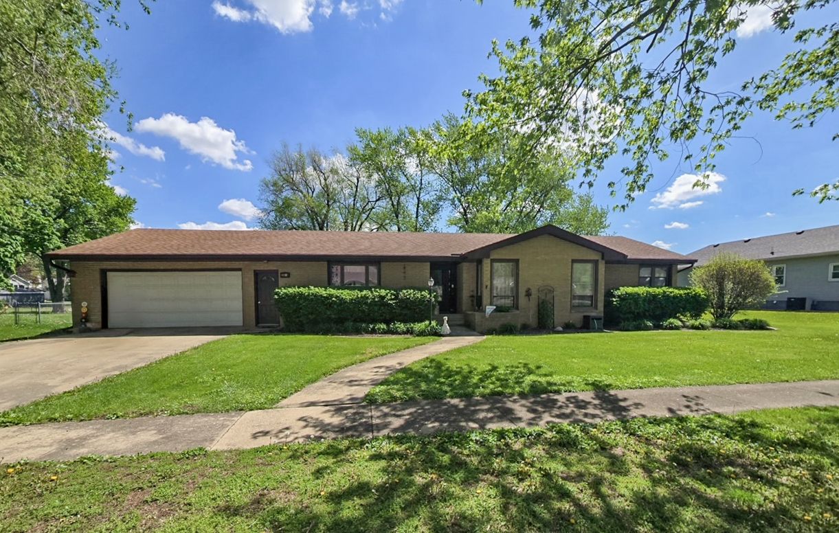 204 N Wabash Street — Odell, IL 60460