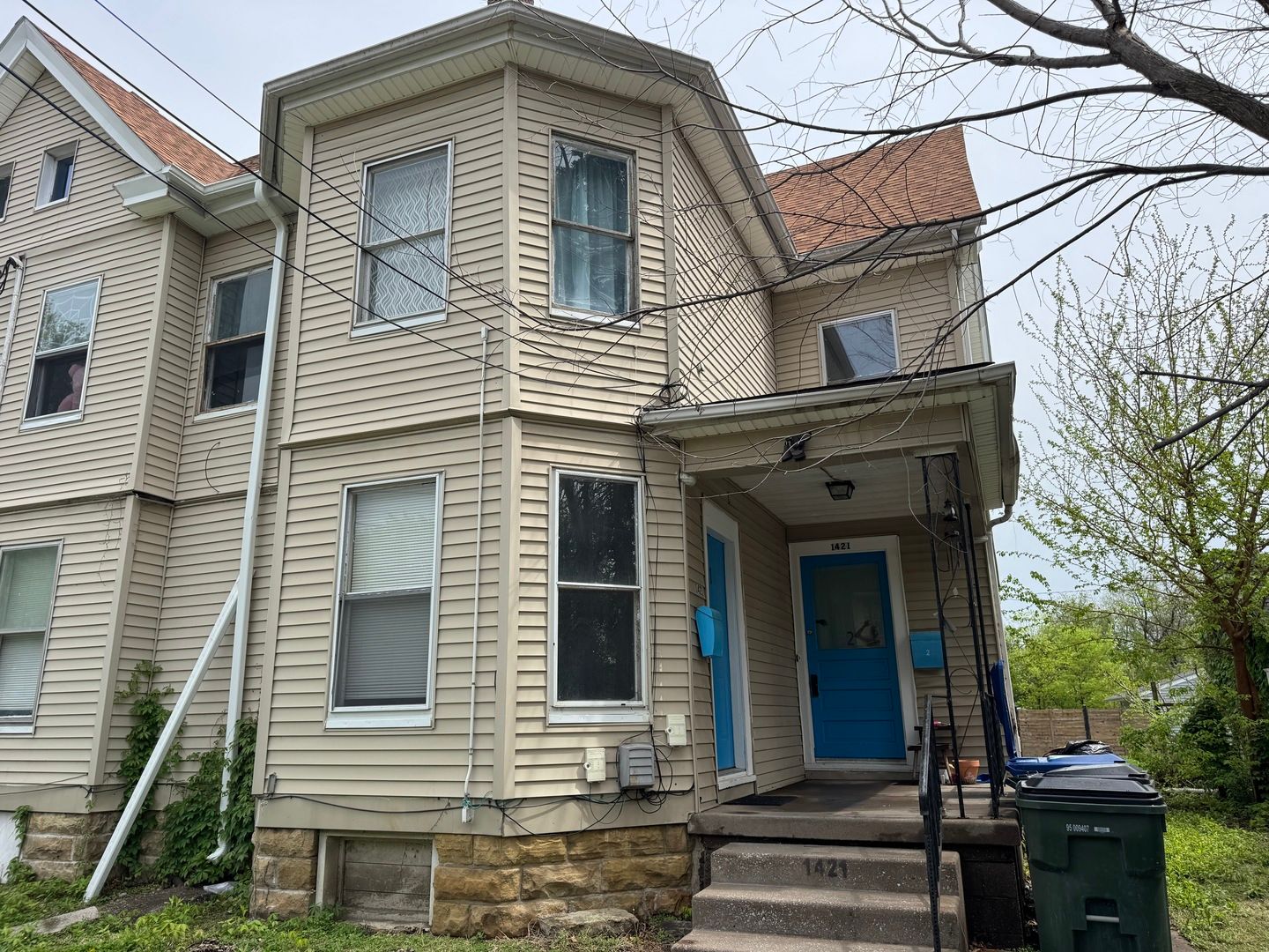 1421 Grand Avenue #1 — Davenport, IA 52803