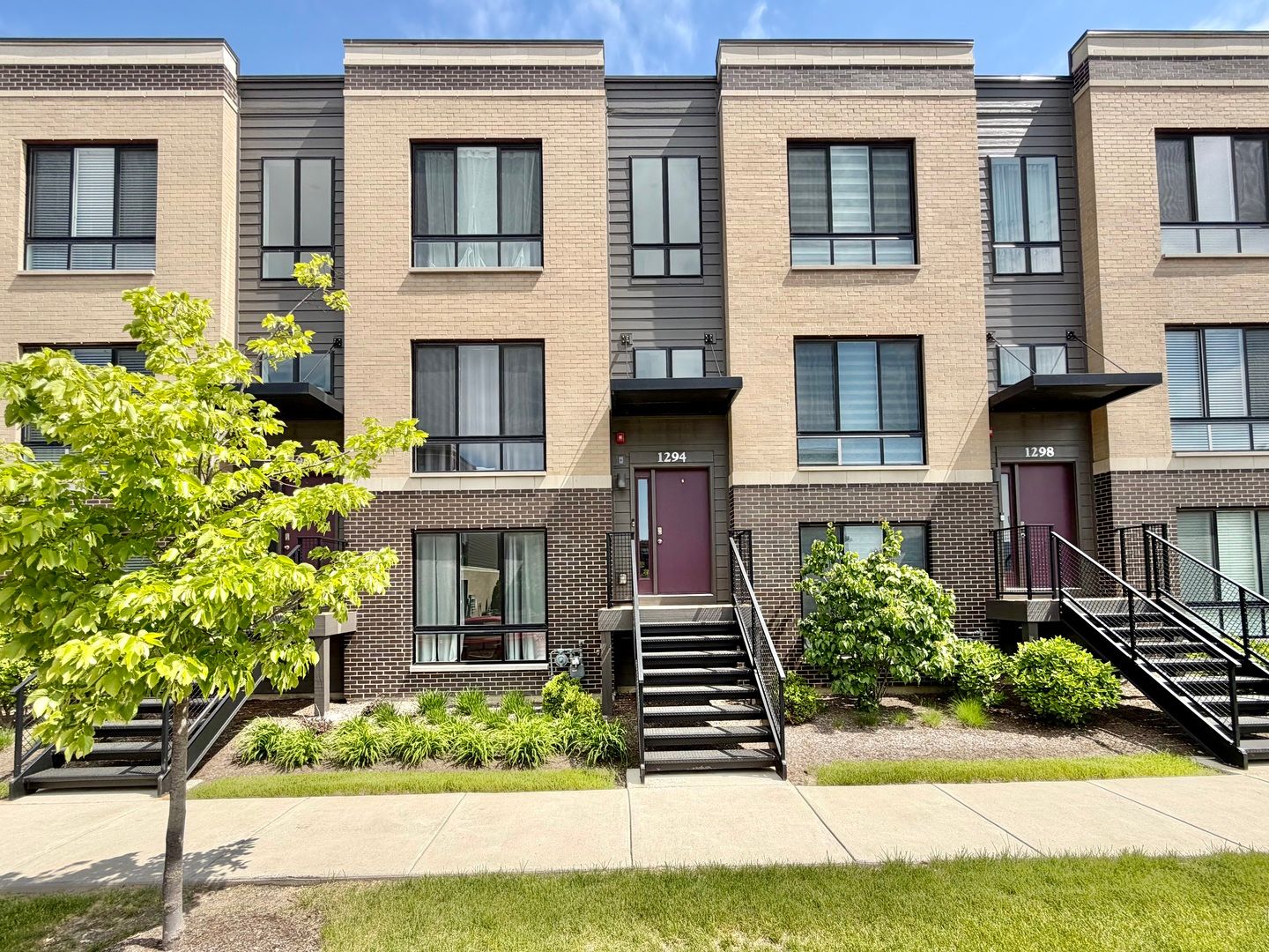 1294 Catalina Court — Schaumburg, IL 60173