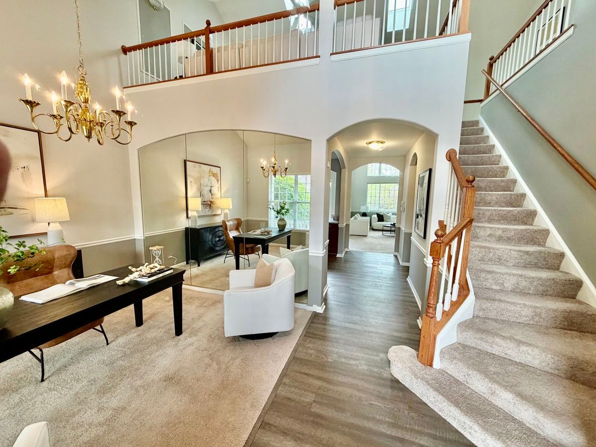 305 Ashby Court, Geneva, IL 60134