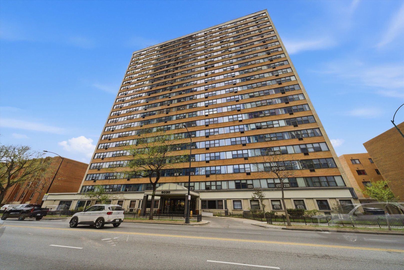 6030 N Sheridan Road #1912 — Chicago, IL 60660