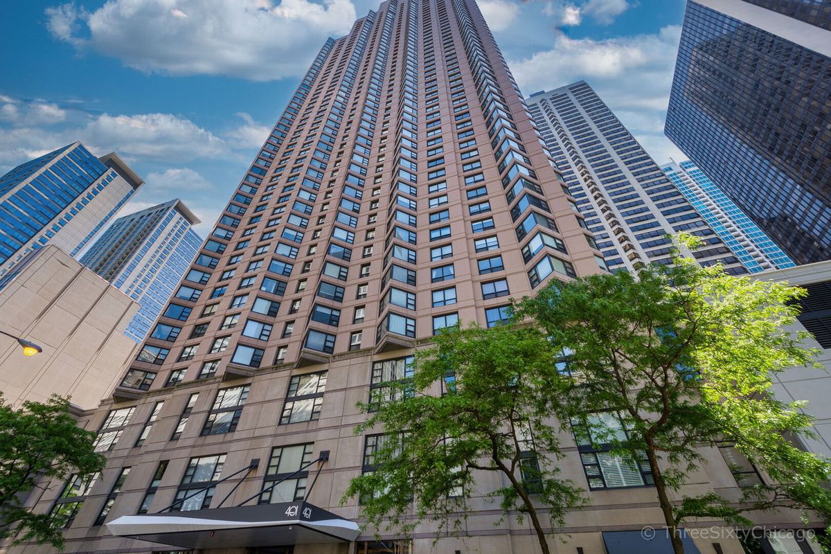 401 ONTARIO Street, Chicago, IL 60611