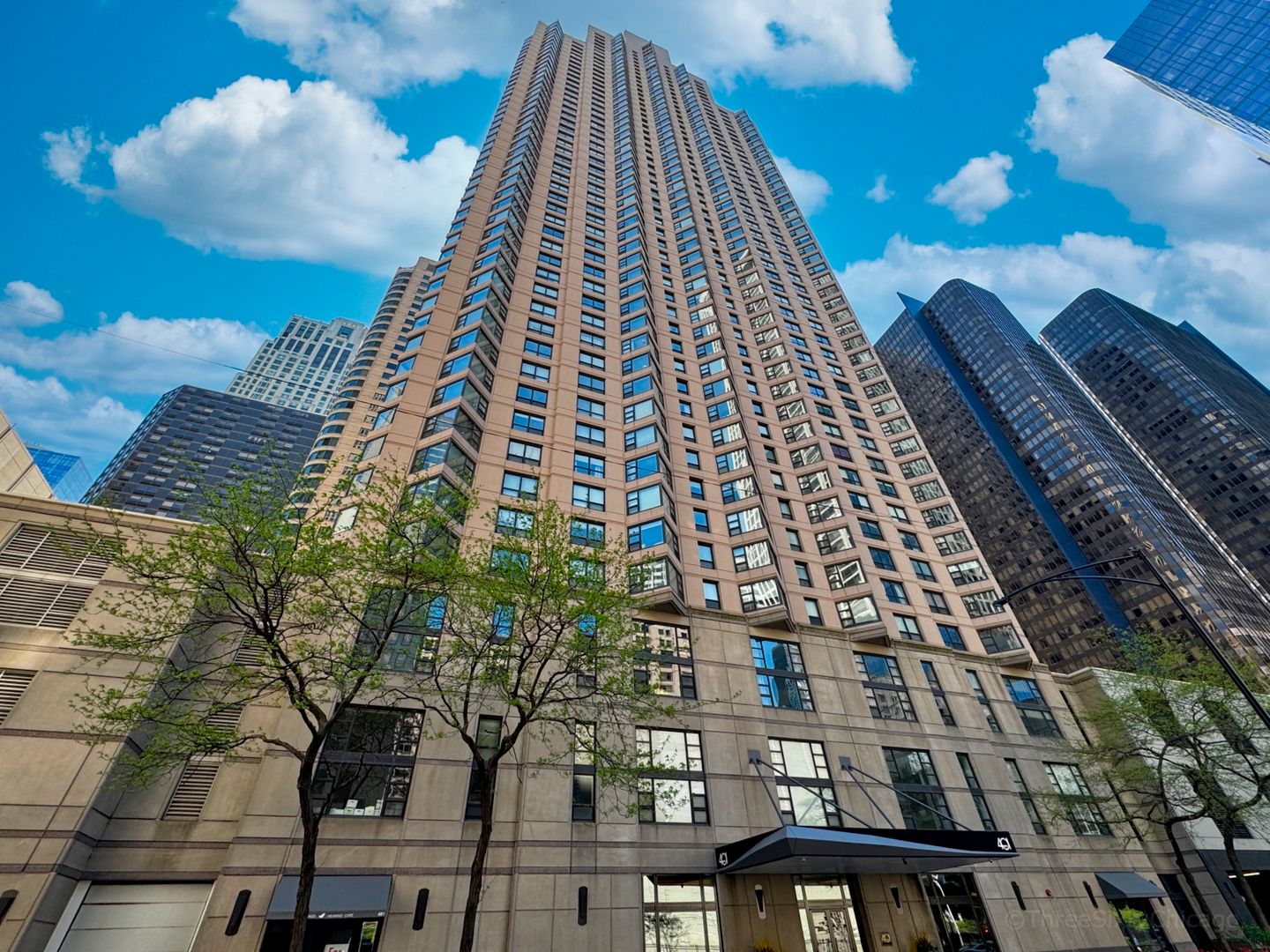 401 E ONTARIO Street #406 — Chicago, IL 60611