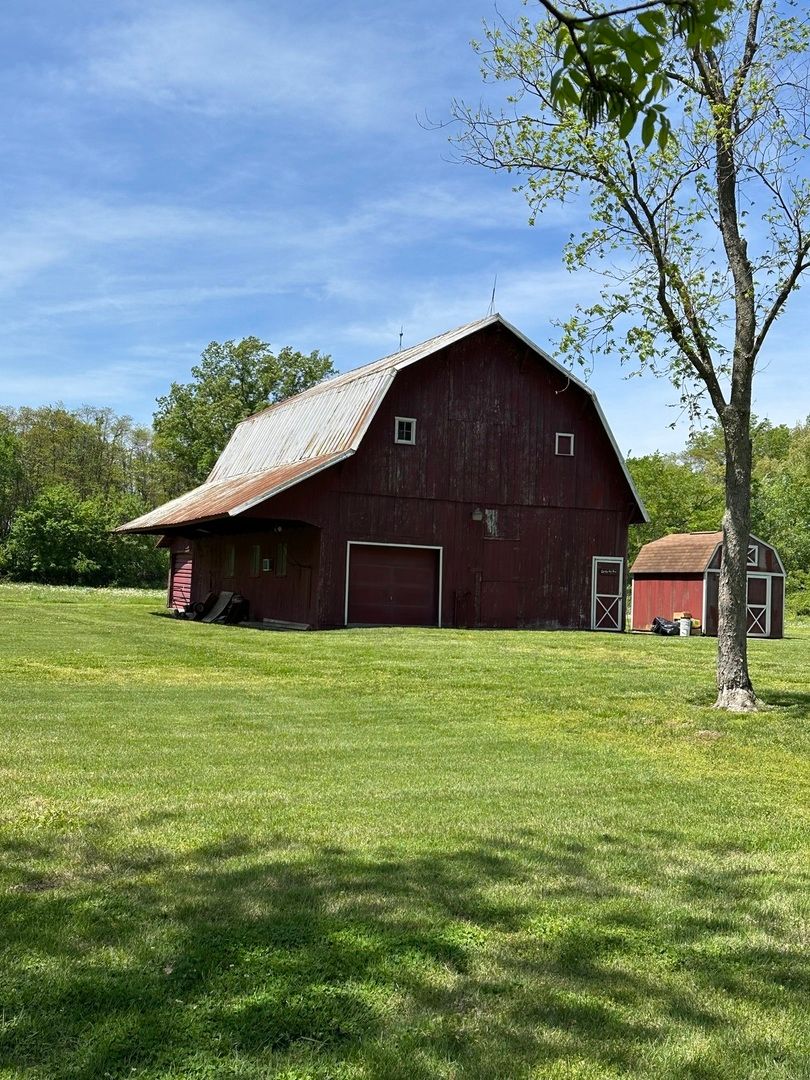 23407 US Highway 51 Highway, Elkville, IL 62932