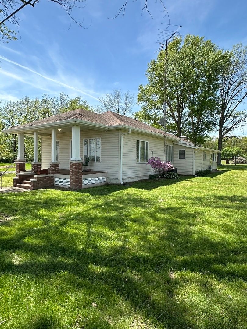 23407 US Highway 51 Highway, Elkville, IL 62932