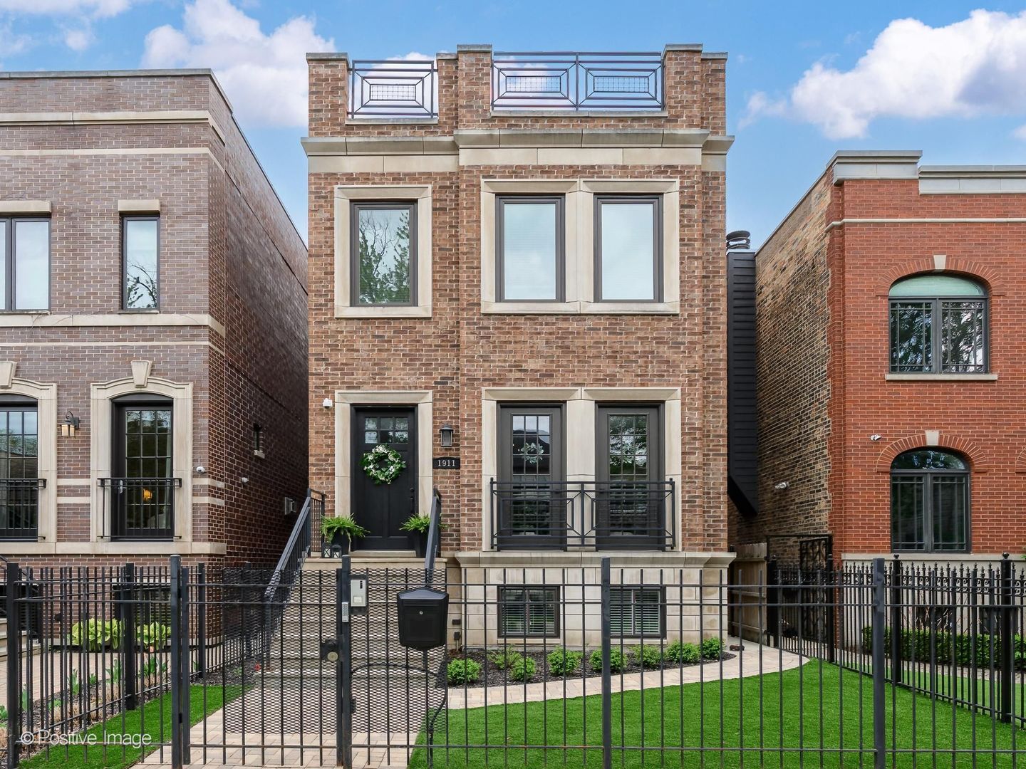1911 W Wolfram Street — Chicago, IL 60657