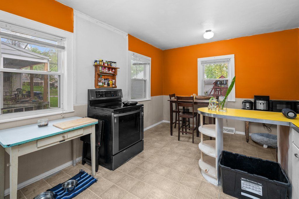 3433 FILLMORE Street, Davenport, IA 52806