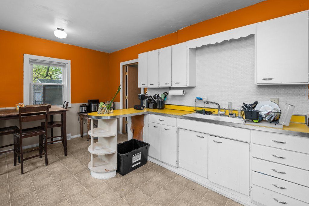 3433 FILLMORE Street, Davenport, IA 52806