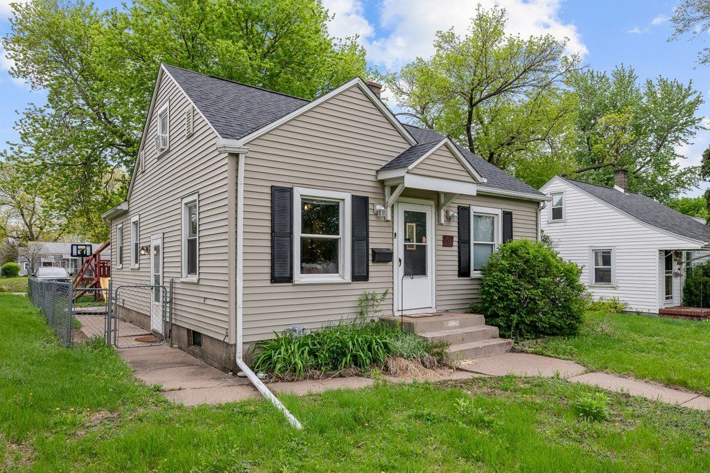 3433 FILLMORE Street, Davenport, IA 52806