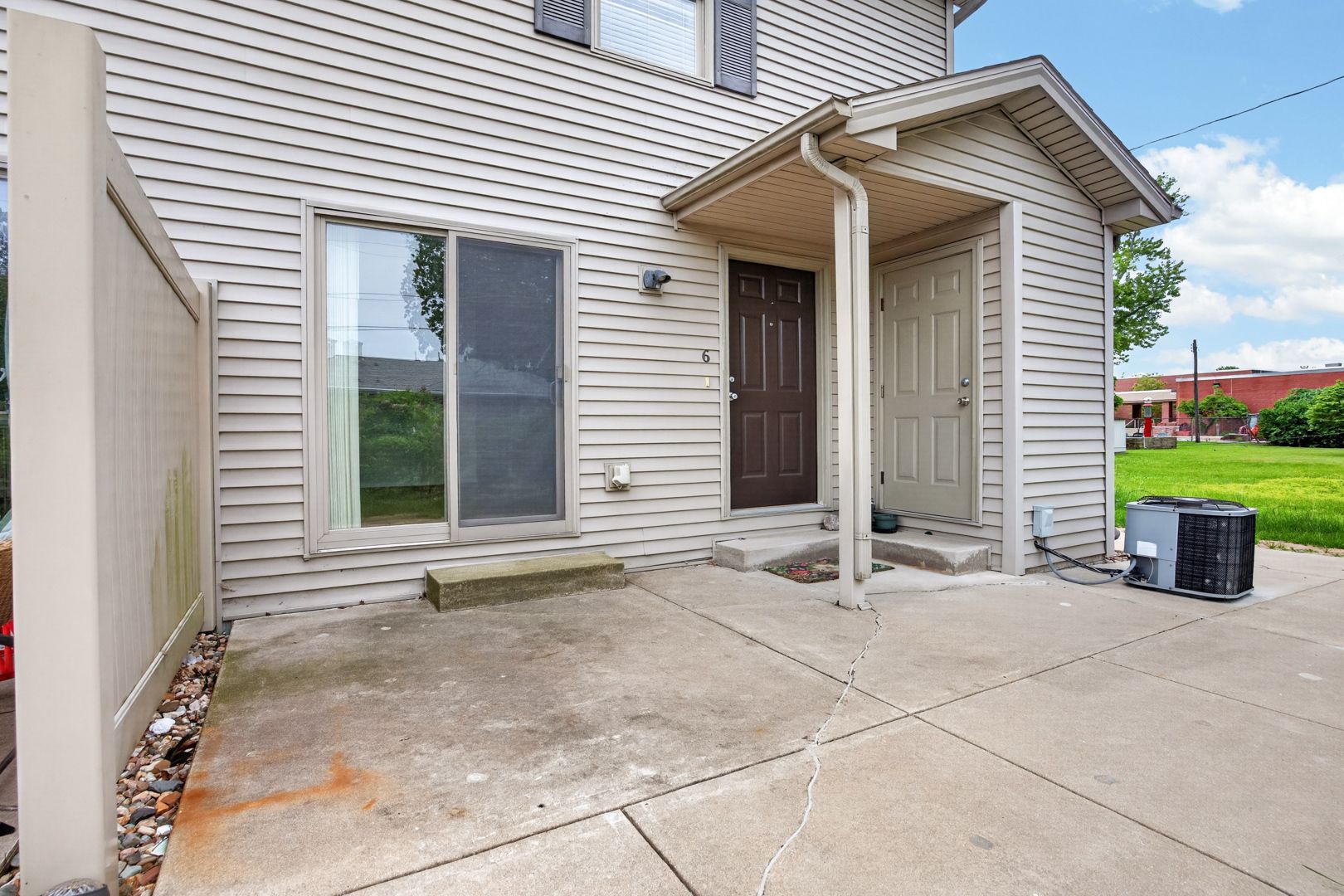 3 Ross Drive #6 — Bloomington, IL 61701