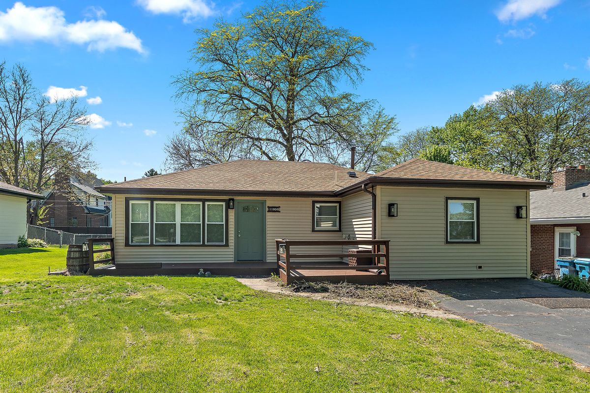 11920 74th Avenue, Palos Heights, IL 60463