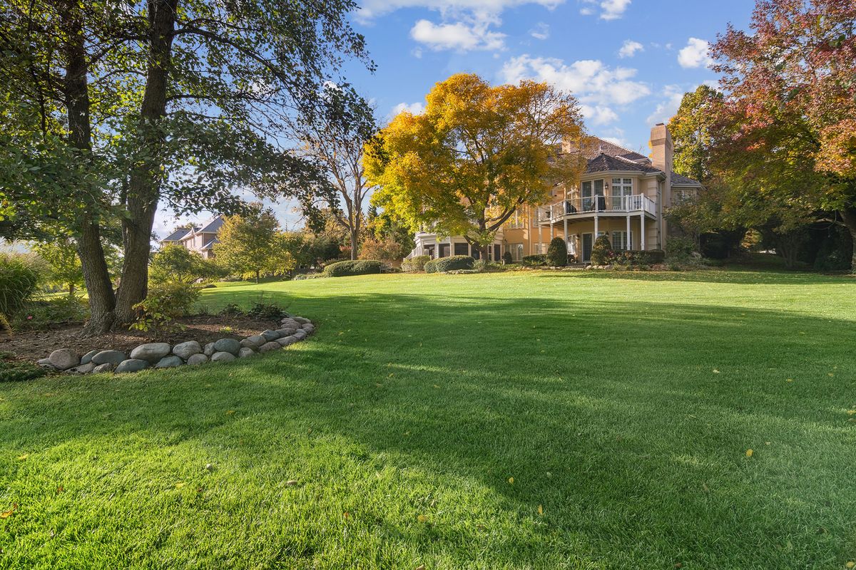 1520 Macalpin Circle, Inverness, IL 60010