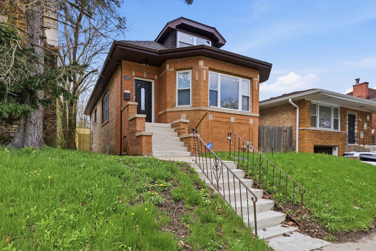 12238 YALE Avenue, Chicago, IL 60628
