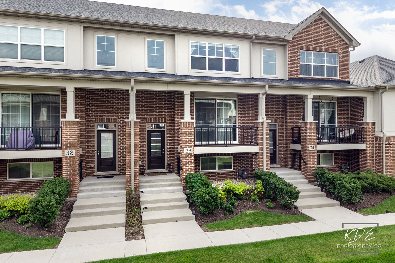 36 Woodmoor Court — Lombard, IL 60148