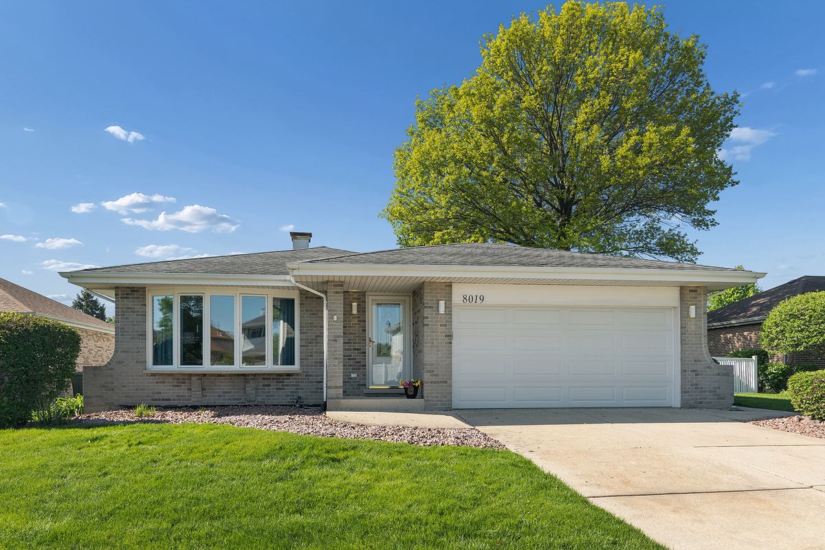 8019 Prairie Court, Tinley Park, IL 60477