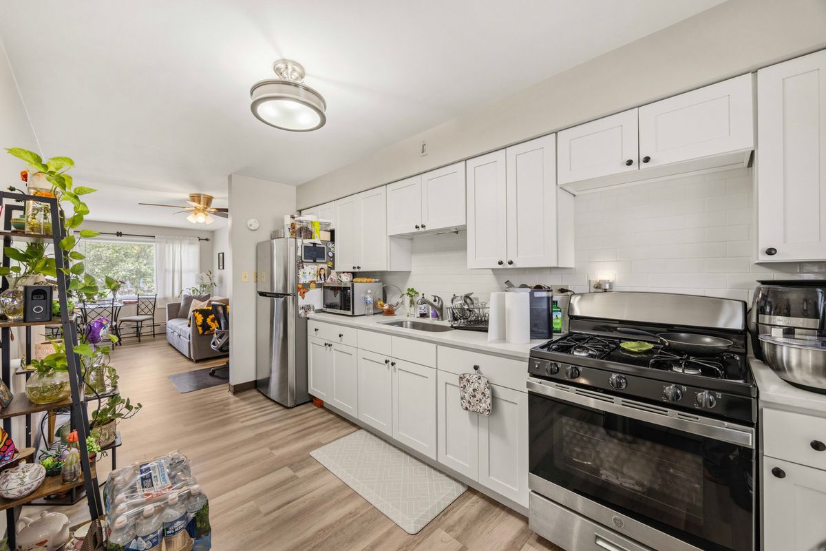 1243 Homestead Road, La Grange Park, IL 60525