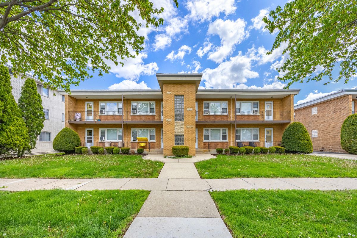 1243 Homestead Road, La Grange Park, IL 60525