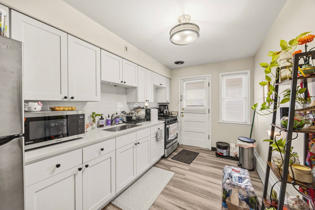 1243 Homestead Road, La Grange Park, IL 60525