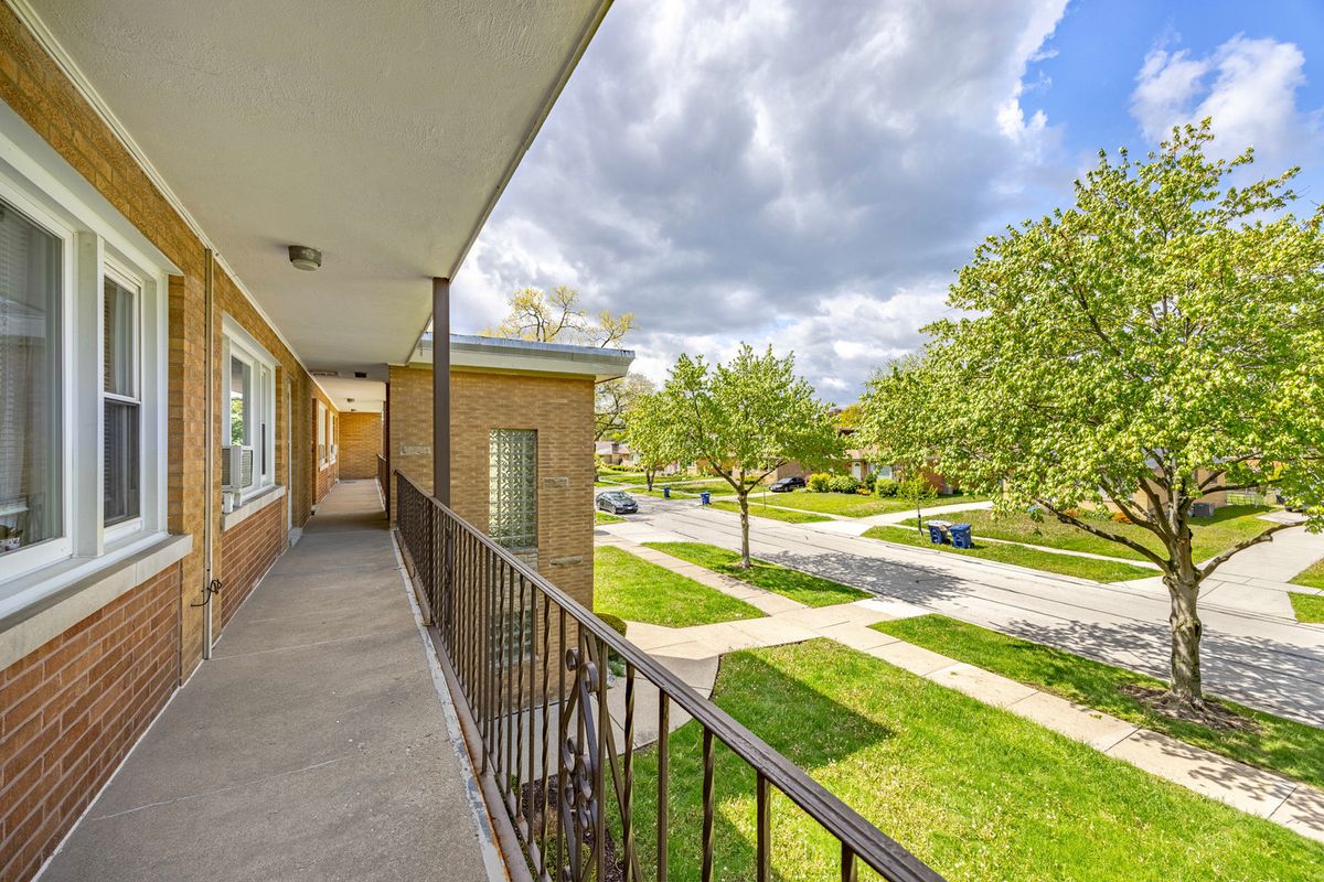1243 Homestead Road, La Grange Park, IL 60525