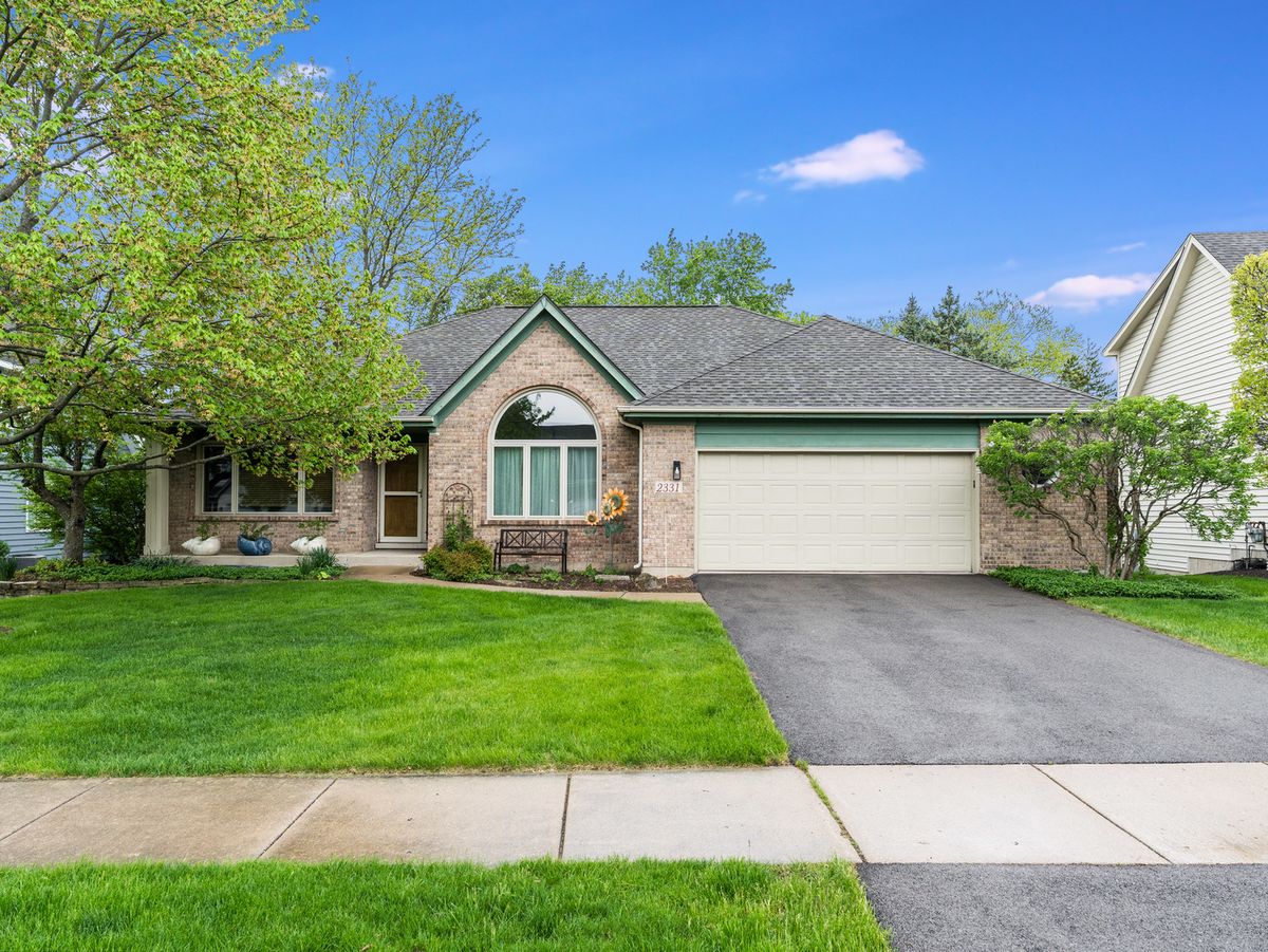 2331 Gleneagles Drive, Naperville, IL 60565