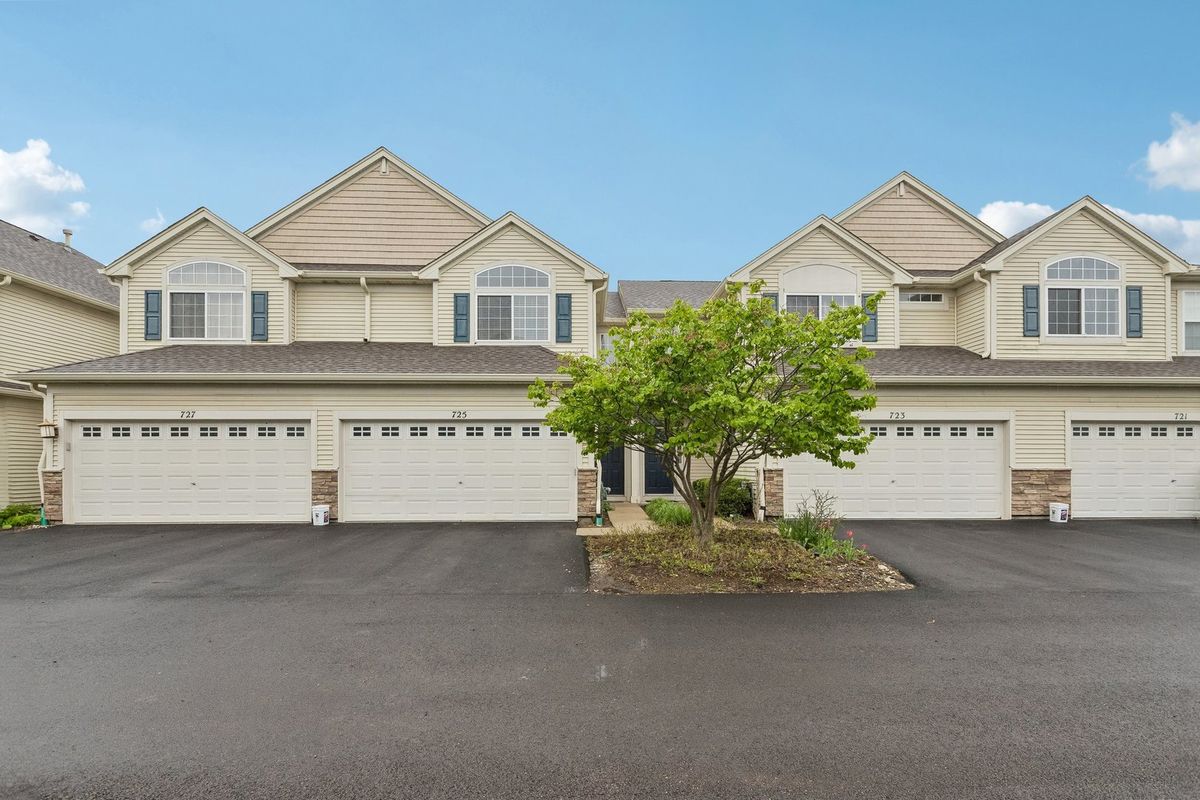 725 Jade Lane, Round Lake, IL 60073