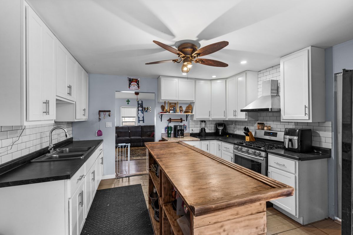 510 W Railroad Street, Lamoille, IL 61330