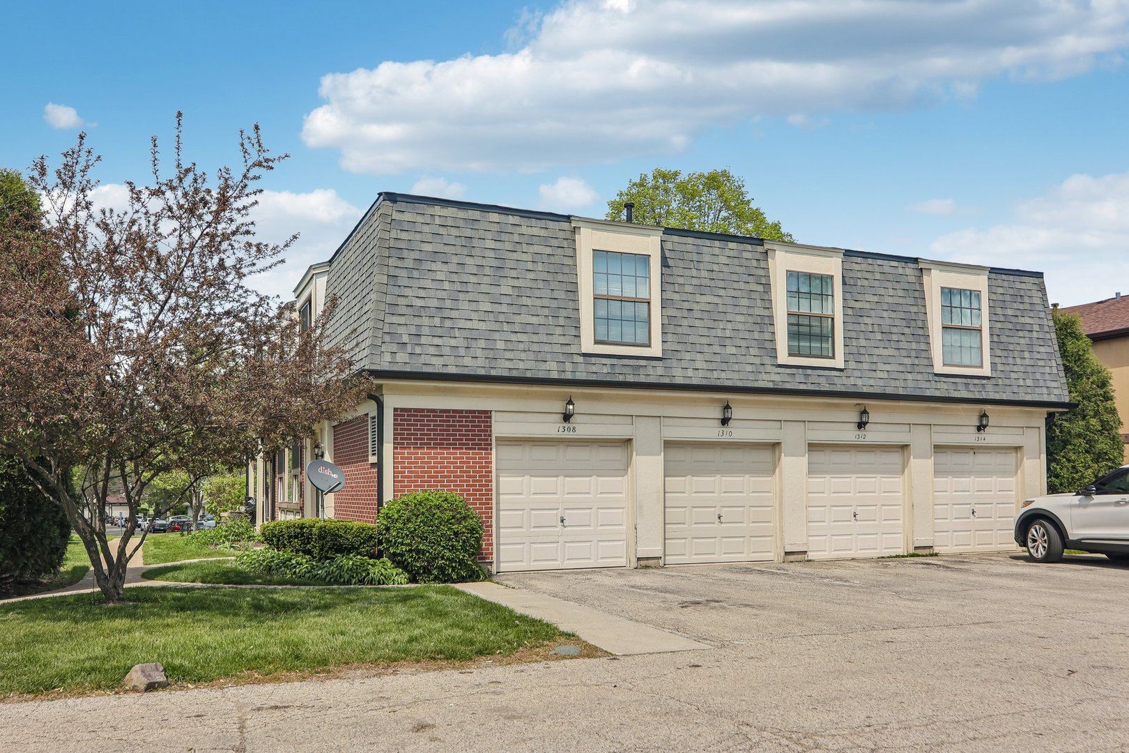 1308 Inverrary Lane #16D — Palatine, IL 60074