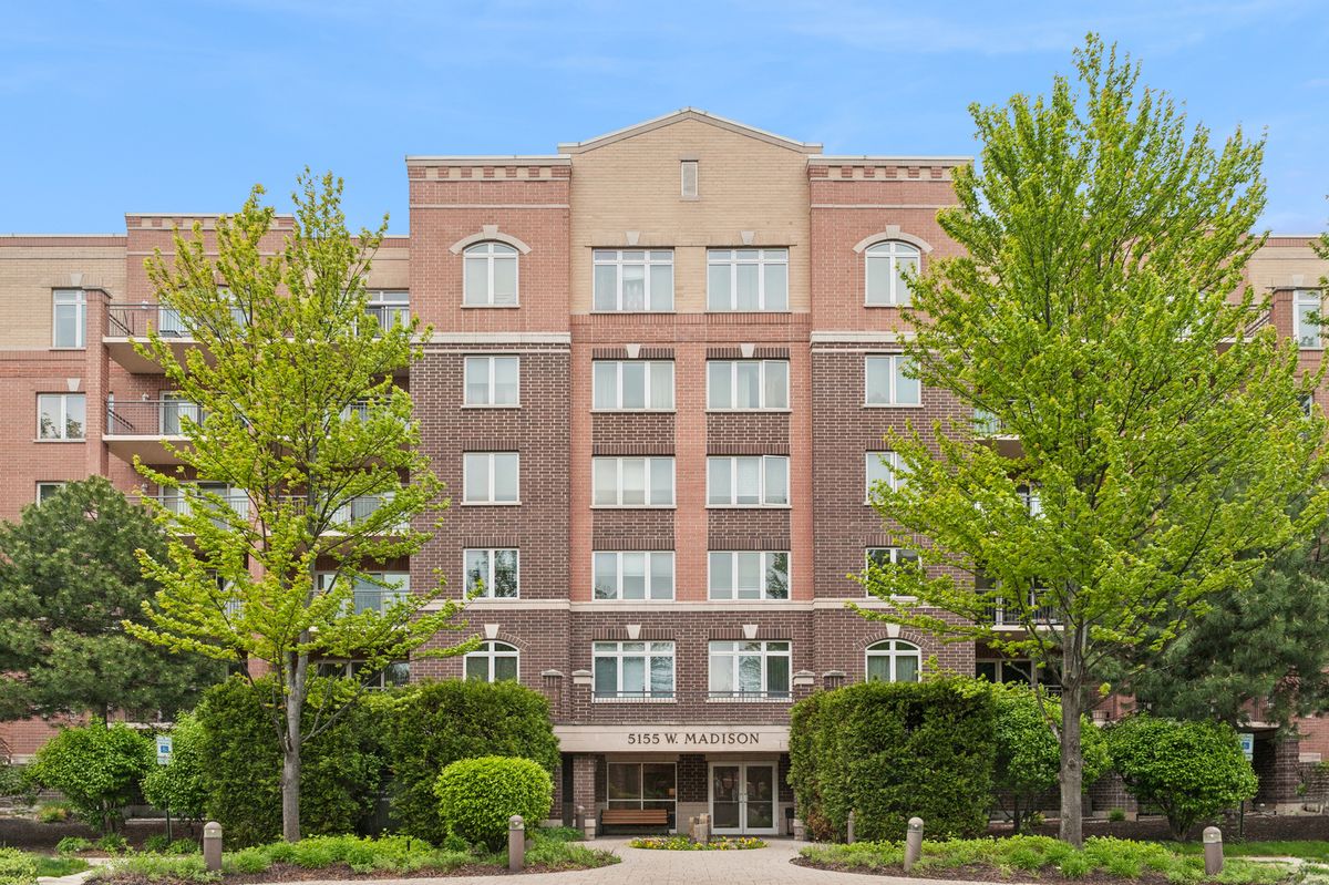 5155 Madison Street, Skokie, IL 60077